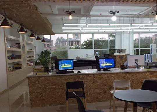 打造高效与舒适兼具的合肥图文快印店 装修设计关键策略